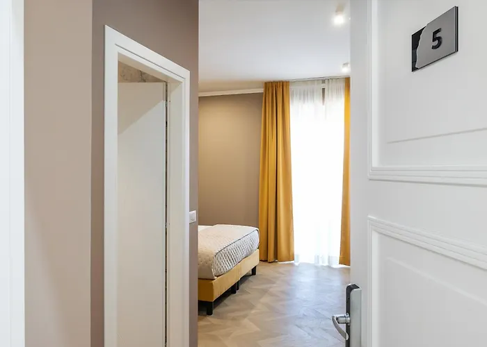 Colonna 4* ローマ