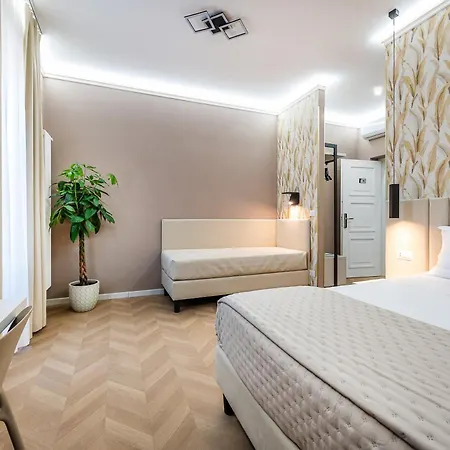 Colonna 4* ローマ