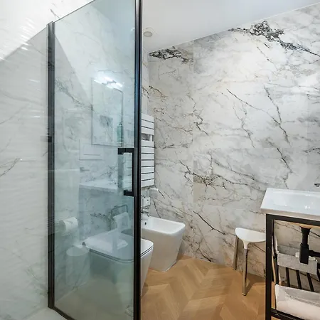 Colonna ゲストハウス 4*